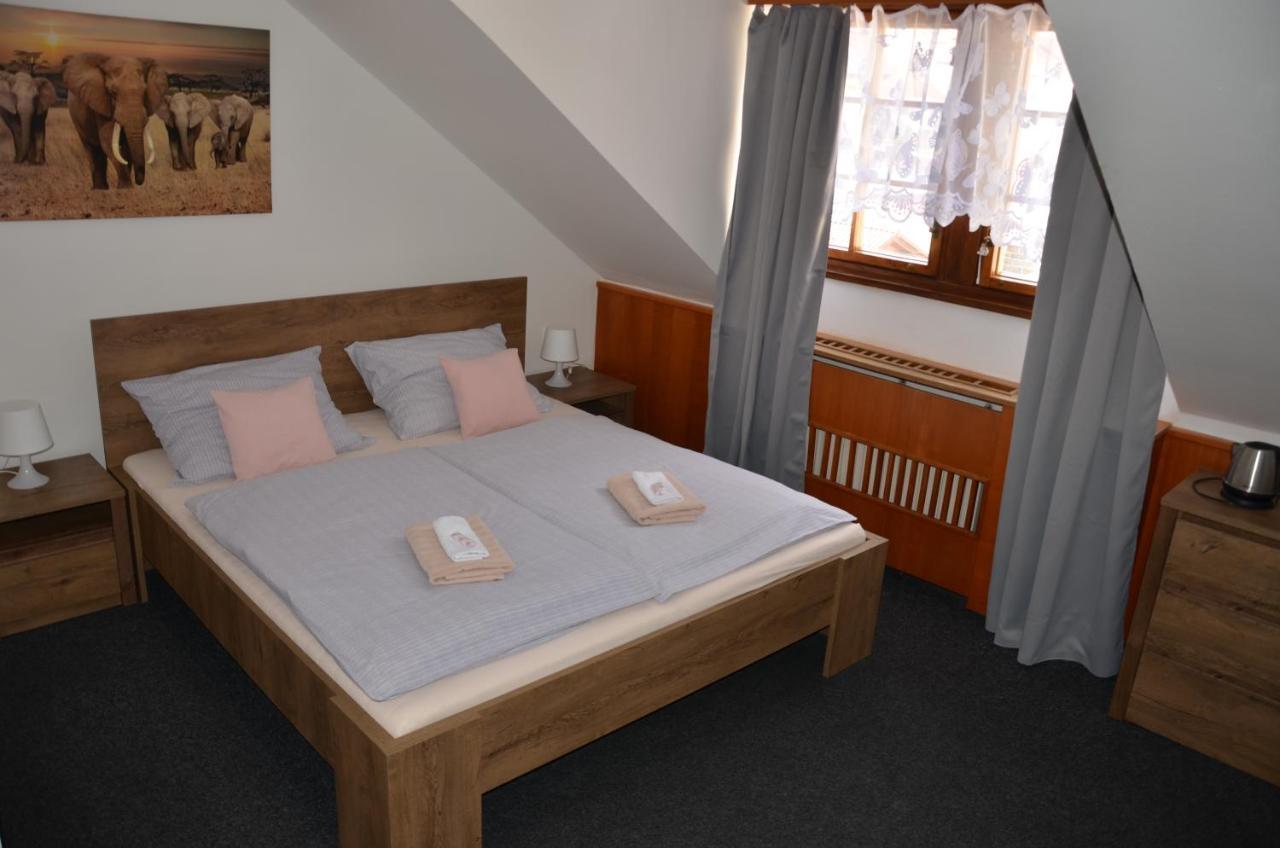 Guesthouse Zlaty Hrozen Česká Lípa Kültér fotó