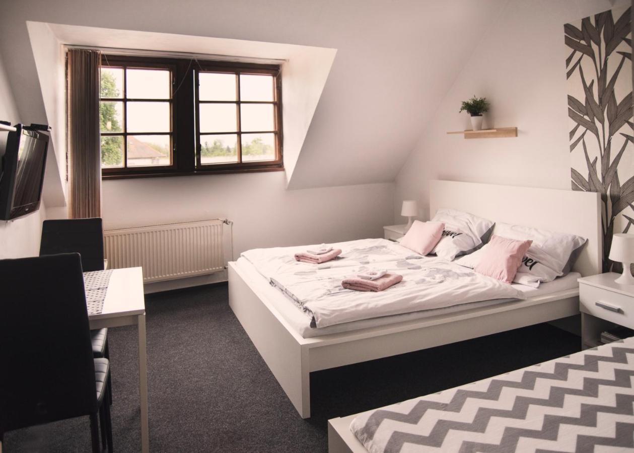 Guesthouse Zlaty Hrozen Česká Lípa Kültér fotó